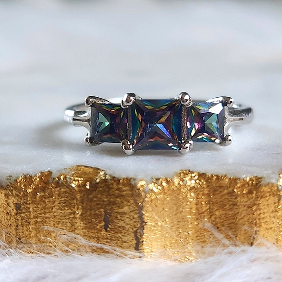 Ryze Jewelry - NWT Ryze Mystic Crystal .925 Sterling Silver Ring - Size 8.75